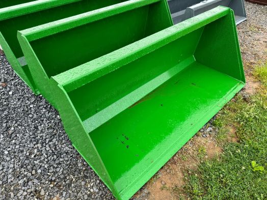 JD 66" quick attach loader bucket