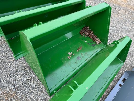 JD 60" bucket for 4 & 500 series loaders