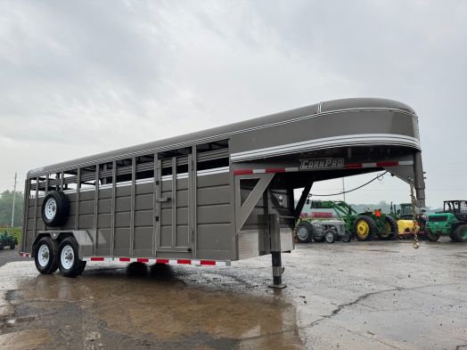 2025 Corn Pro SG-20 7S gooseneck stock trailer 12k
