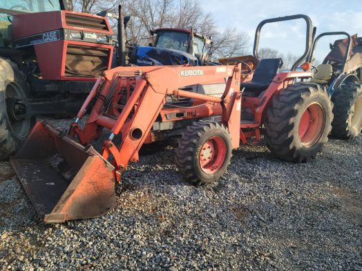 Kubota L4610 Salvage Tractor