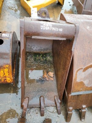BACKHOE BUCKET 18"