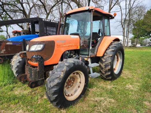 Kubota M 108S Salvage Tractor