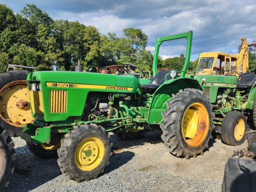 John Deere 850 Salvage Tractor
