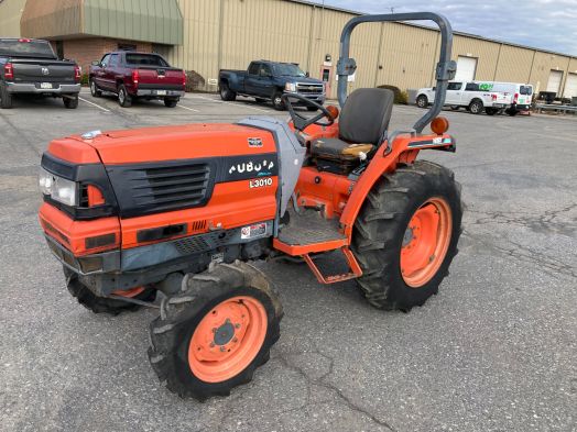 Kubota L3010 HST 4wd tractor 