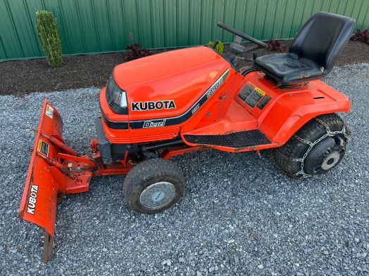 Kubota G1900 garden tractor
