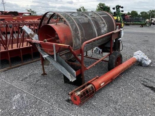 Koyker grain cleaner with auger