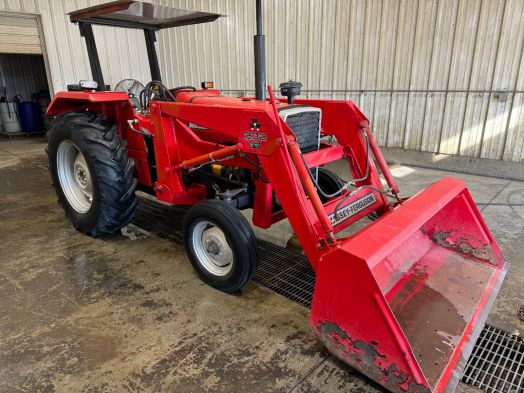 Massey Ferguson 231 tractor loader