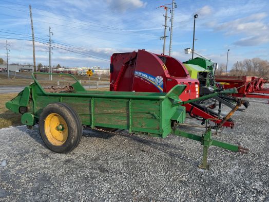 John Deere N manure spreader