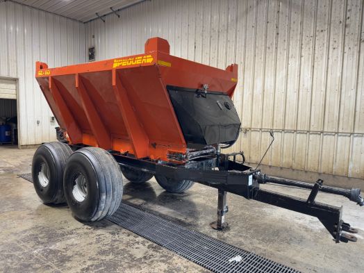 Pequea SL10 Lime spreader