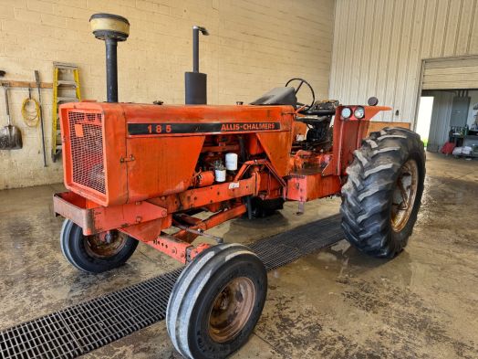 Allis Chalmers 185 tractor