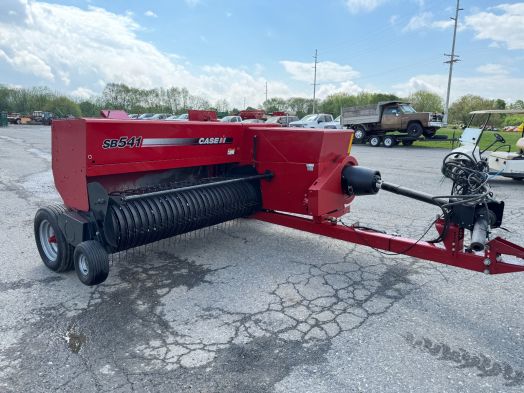 Case IH SB541 small square baler with thrower