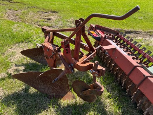 Massey Ferguson 2x14 3pt plow