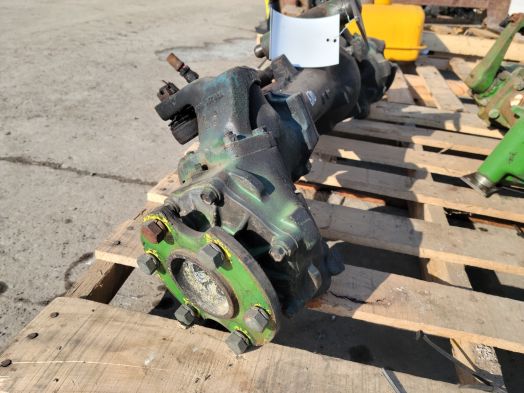 JD FRT 4X4 AXLE COMP 670 ?