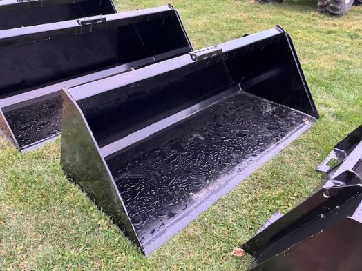 JD 60" loader bucket