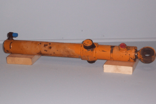 Case Loader Bucket Cylinder - L.h.