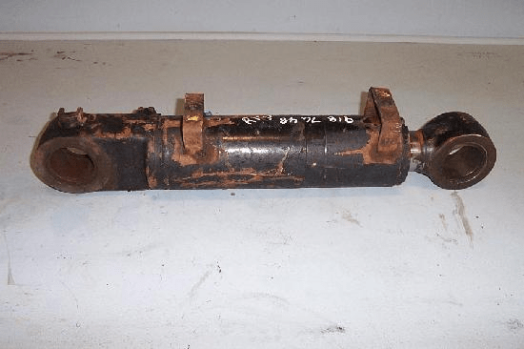 John Deere R.h. Blade Cylinder