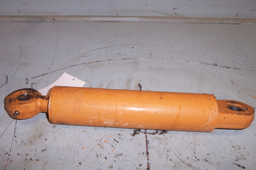 Case Three Point Hitch Lift Cylinder Assembly