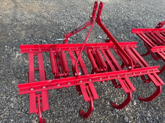 Fieldking 7 tooth compact chisel plow