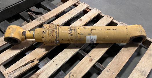 LOADER BUCKET CYLINDER